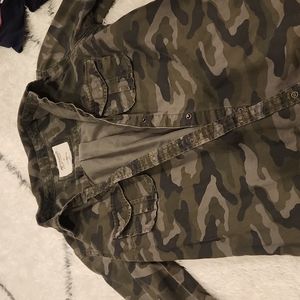 Arizona Jean Co. Camo jacket size extra small